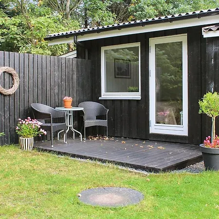 بيت للعطل Three-bedroom Holiday In *