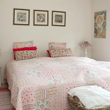 بيت للعطل Three-bedroom Holiday In *