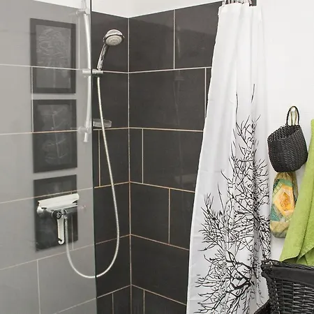 Three-bedroom Holiday In * هالس